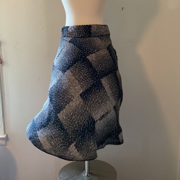 Gently used black and cream patterned circle skirt - Picture 4 of 4